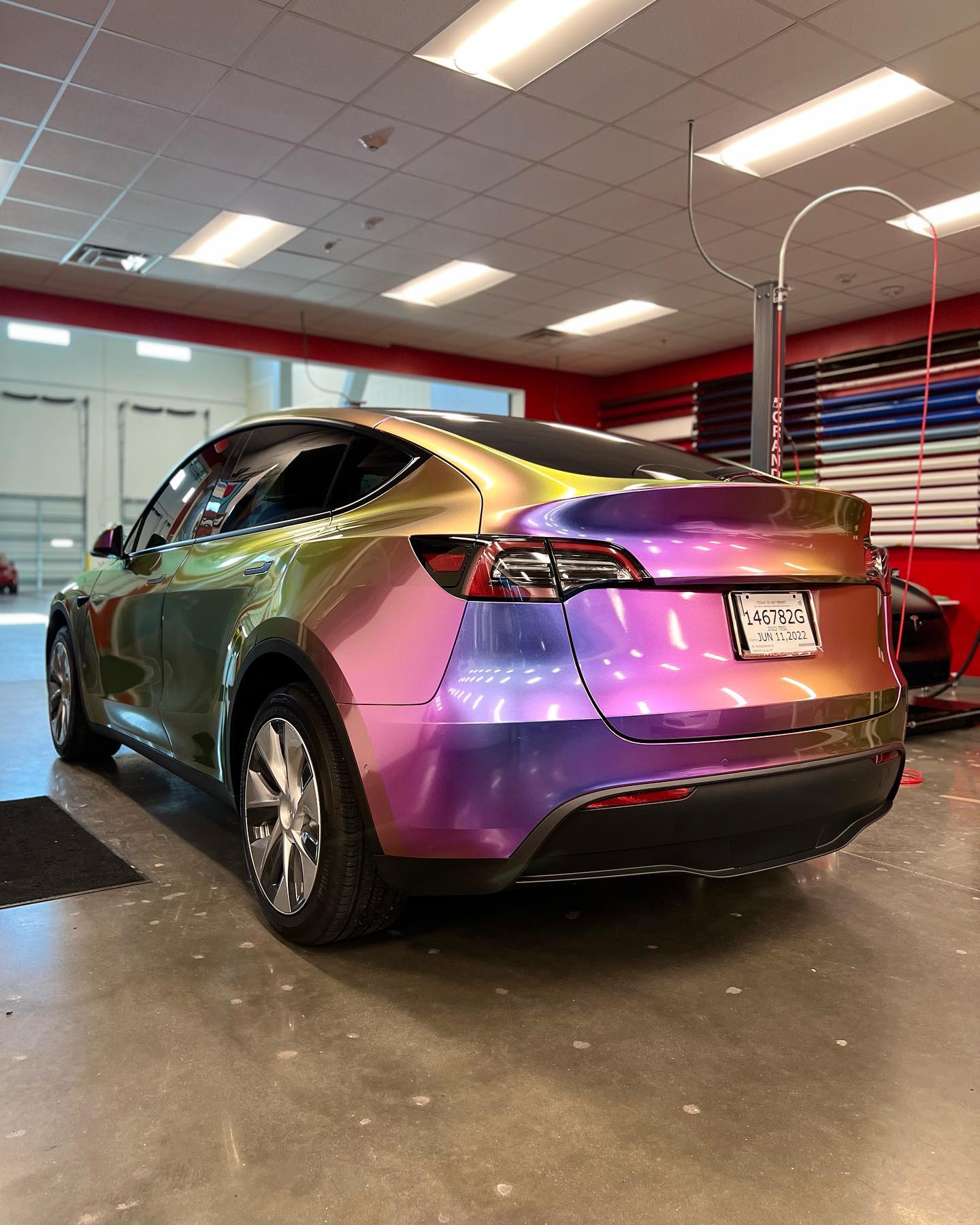 tesla-model-x-color-flip