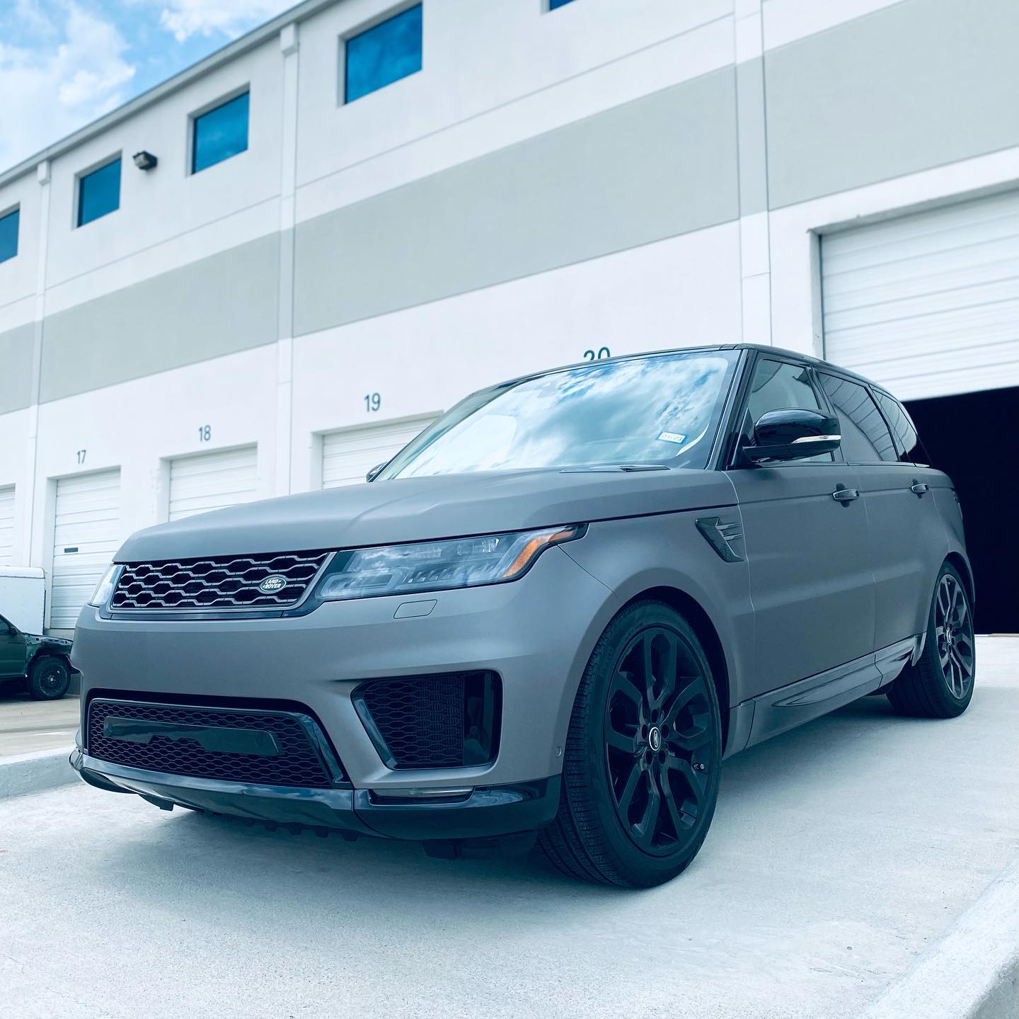 Land Rover Black Wrap